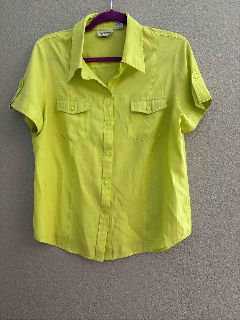 Women’s Short-Sleeve Button-Up Shirt - Lime Green